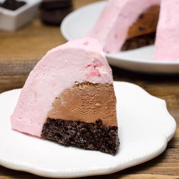 How to make a layered ice cream bowl cake